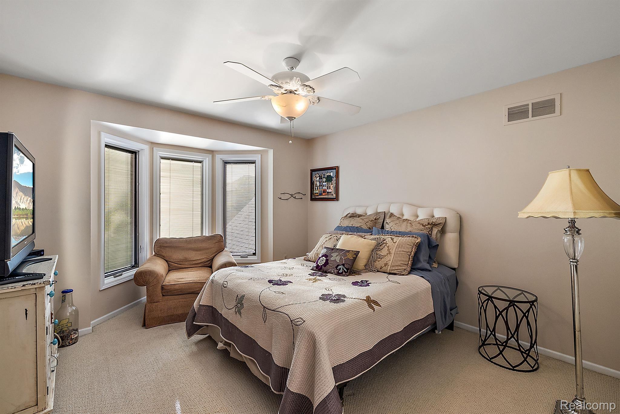 54416 Ridgeview Drive
