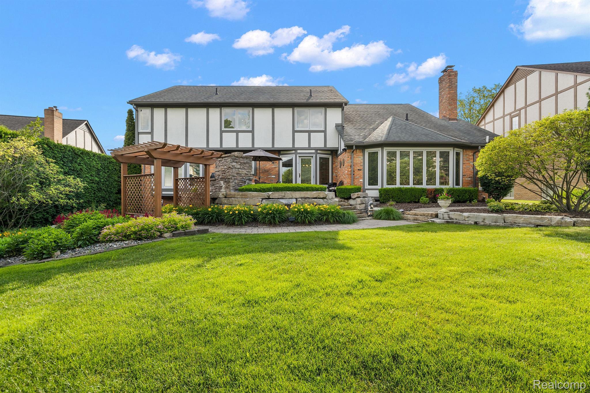 54416 Ridgeview Drive
