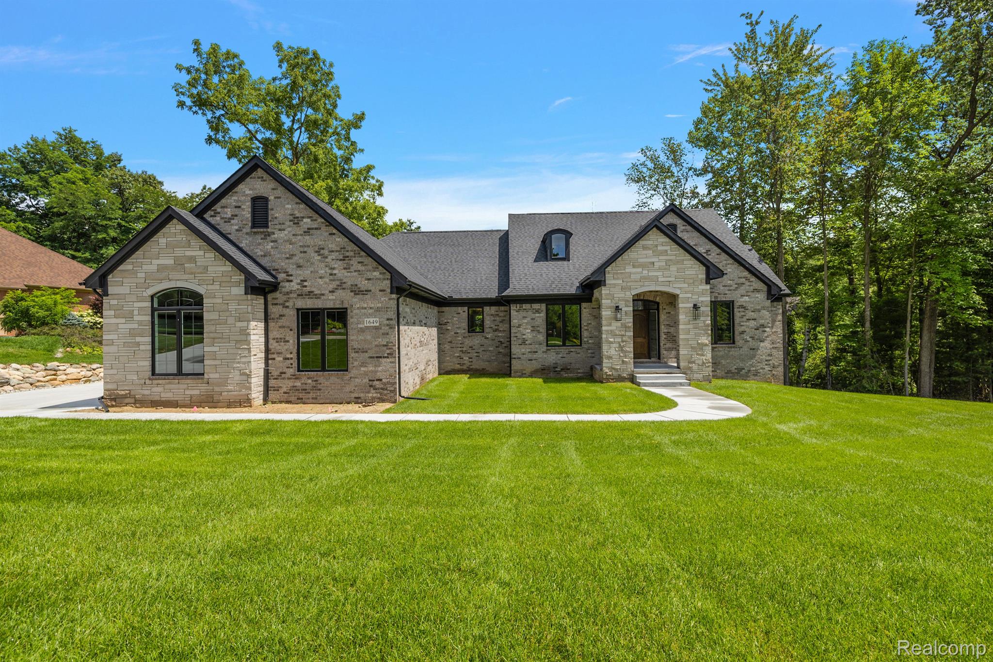 1649 Ottawa Trail
