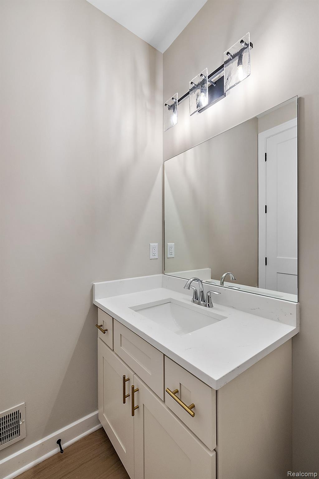 1649 Ottawa Trail