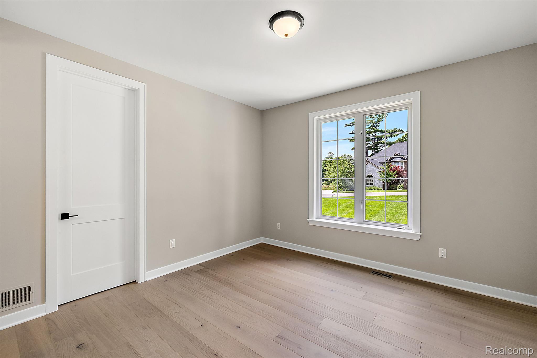 1649 Ottawa Trail