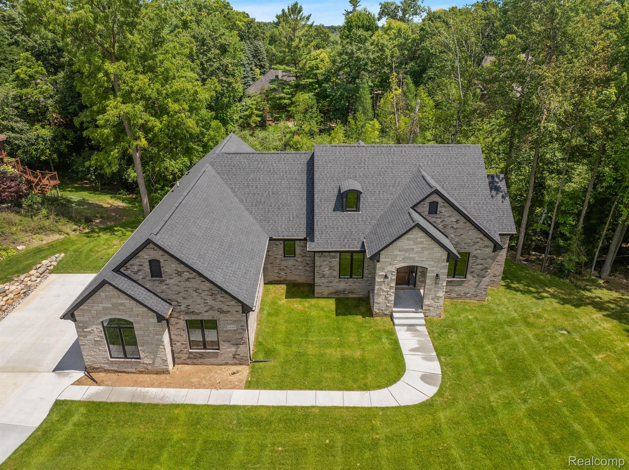 1649 Ottawa Trail
