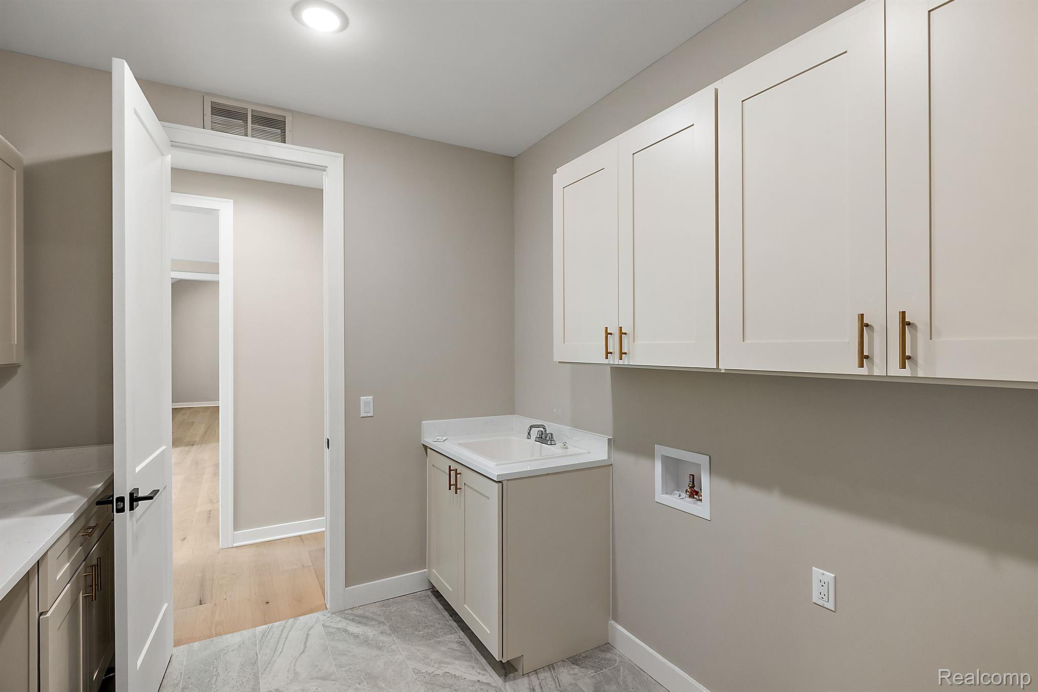 1649 Ottawa Trail