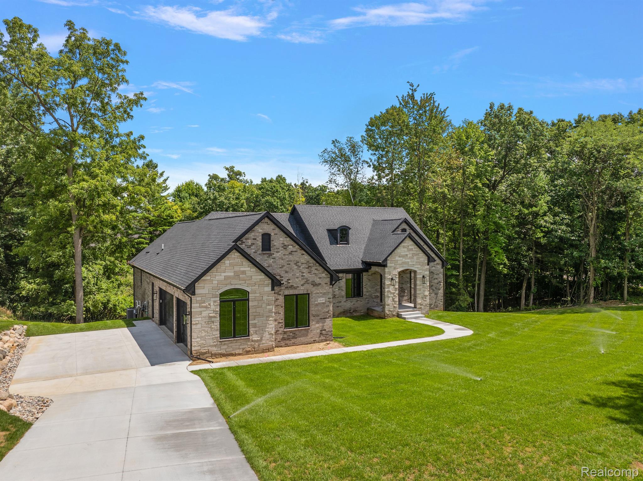 1649 Ottawa Trail