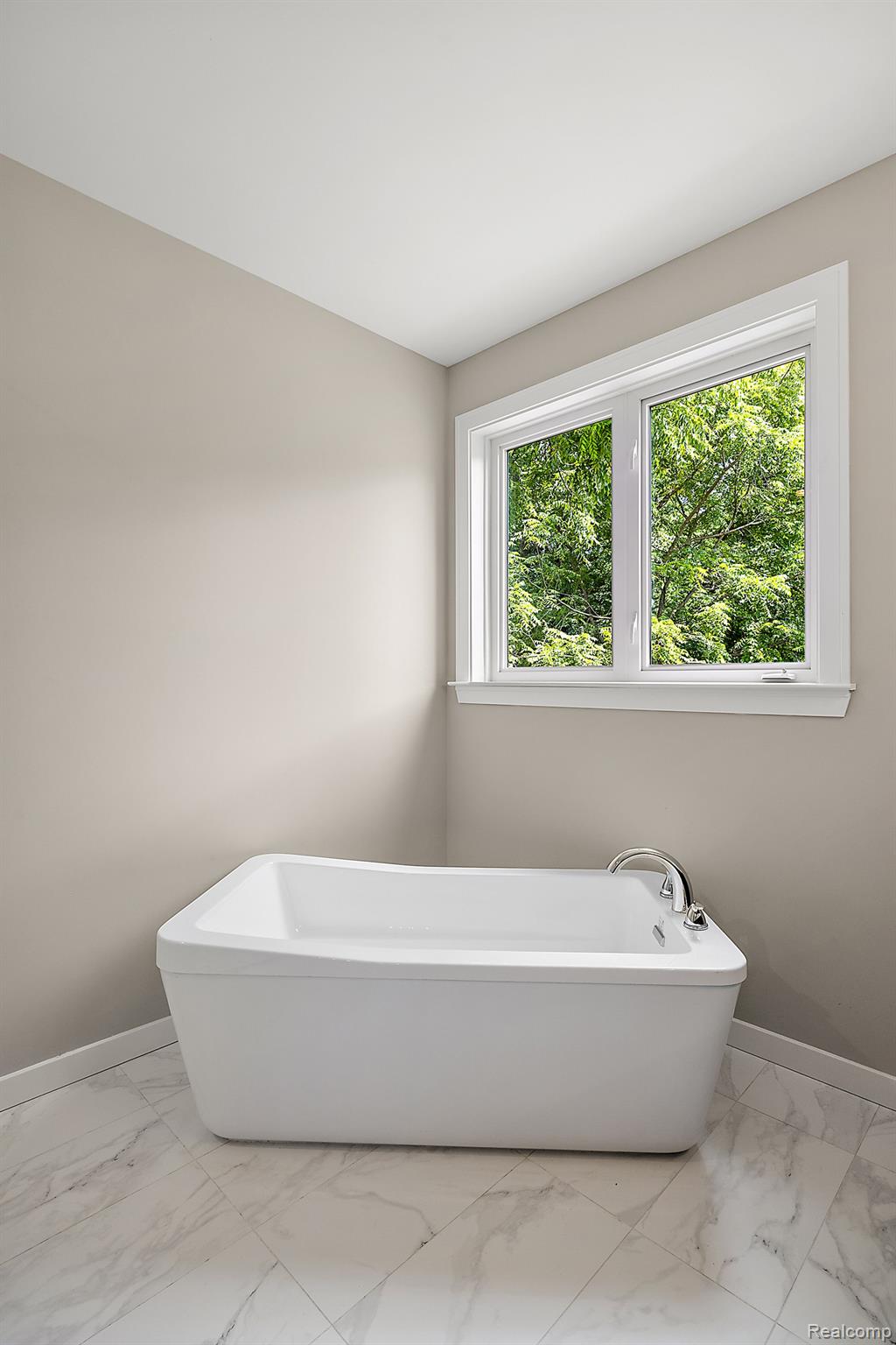 1649 Ottawa Trail