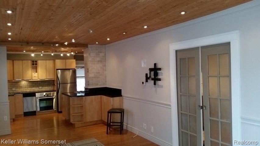 516 N WEST Street