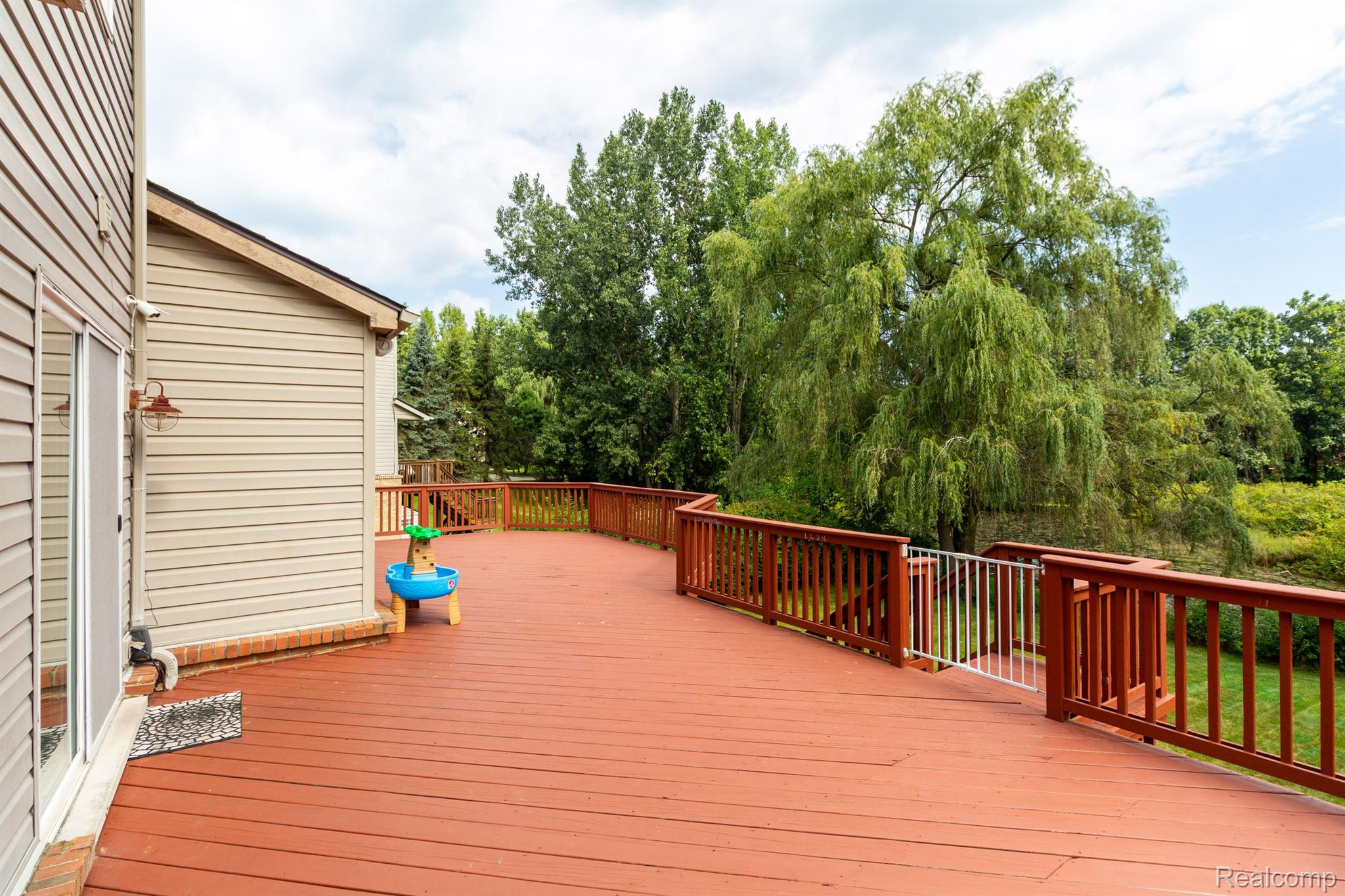 5470 MILL RACE Way