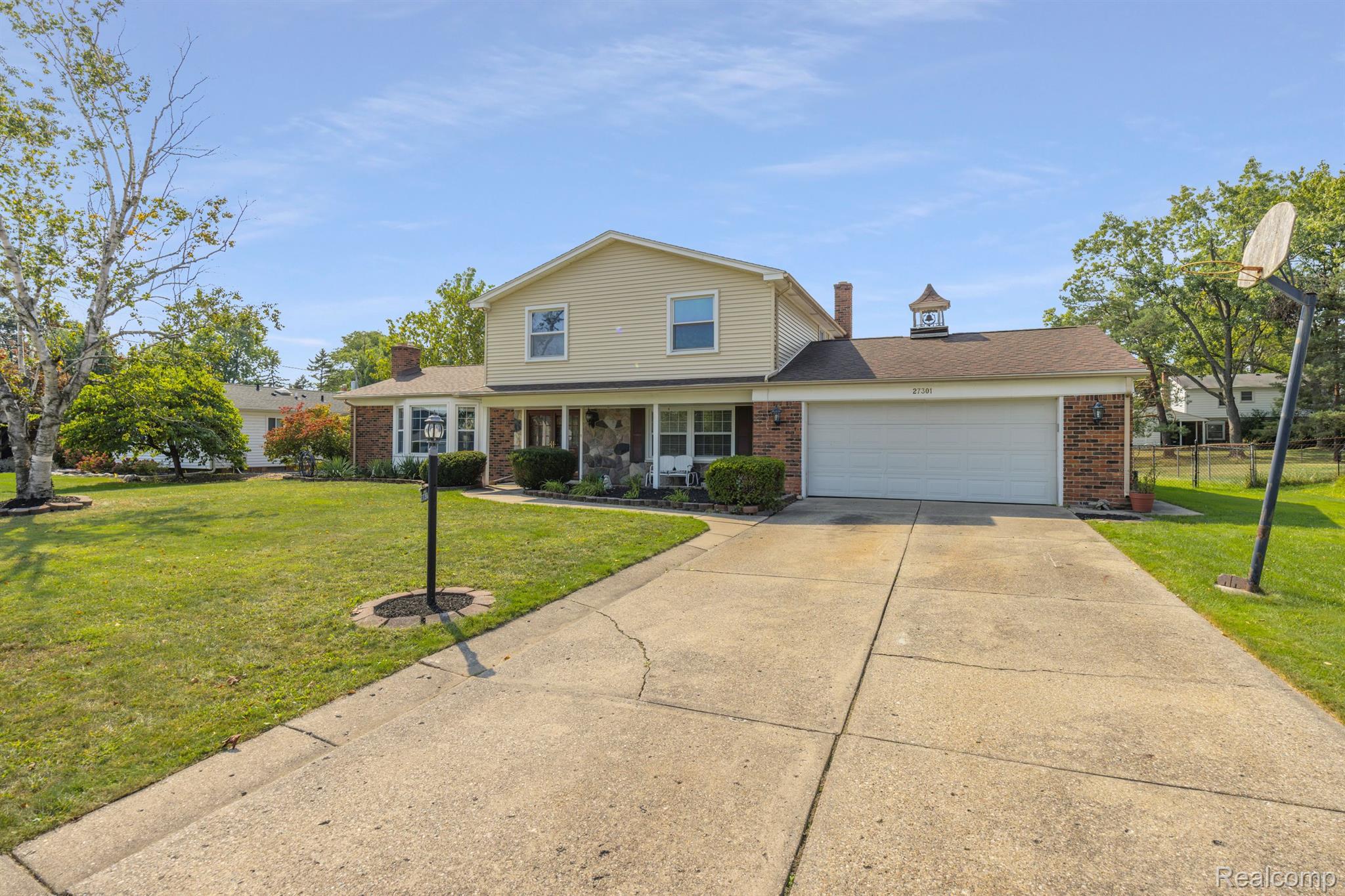 27301 E SKYE Drive