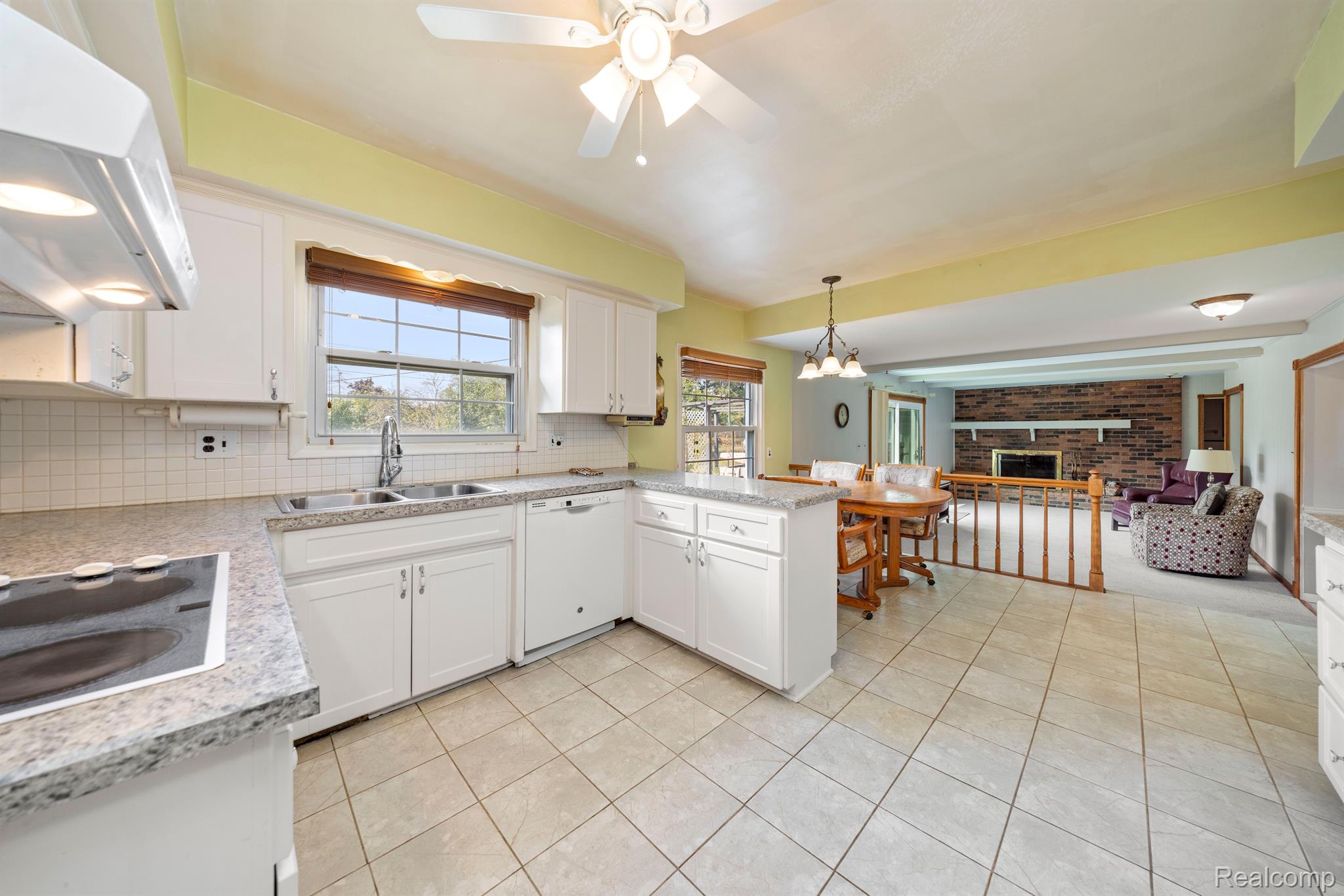 27301 E SKYE Drive