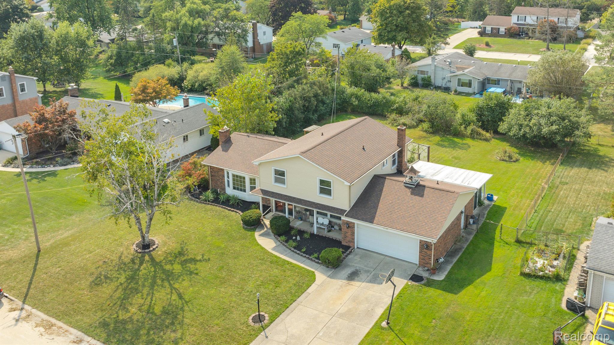 27301 E SKYE Drive