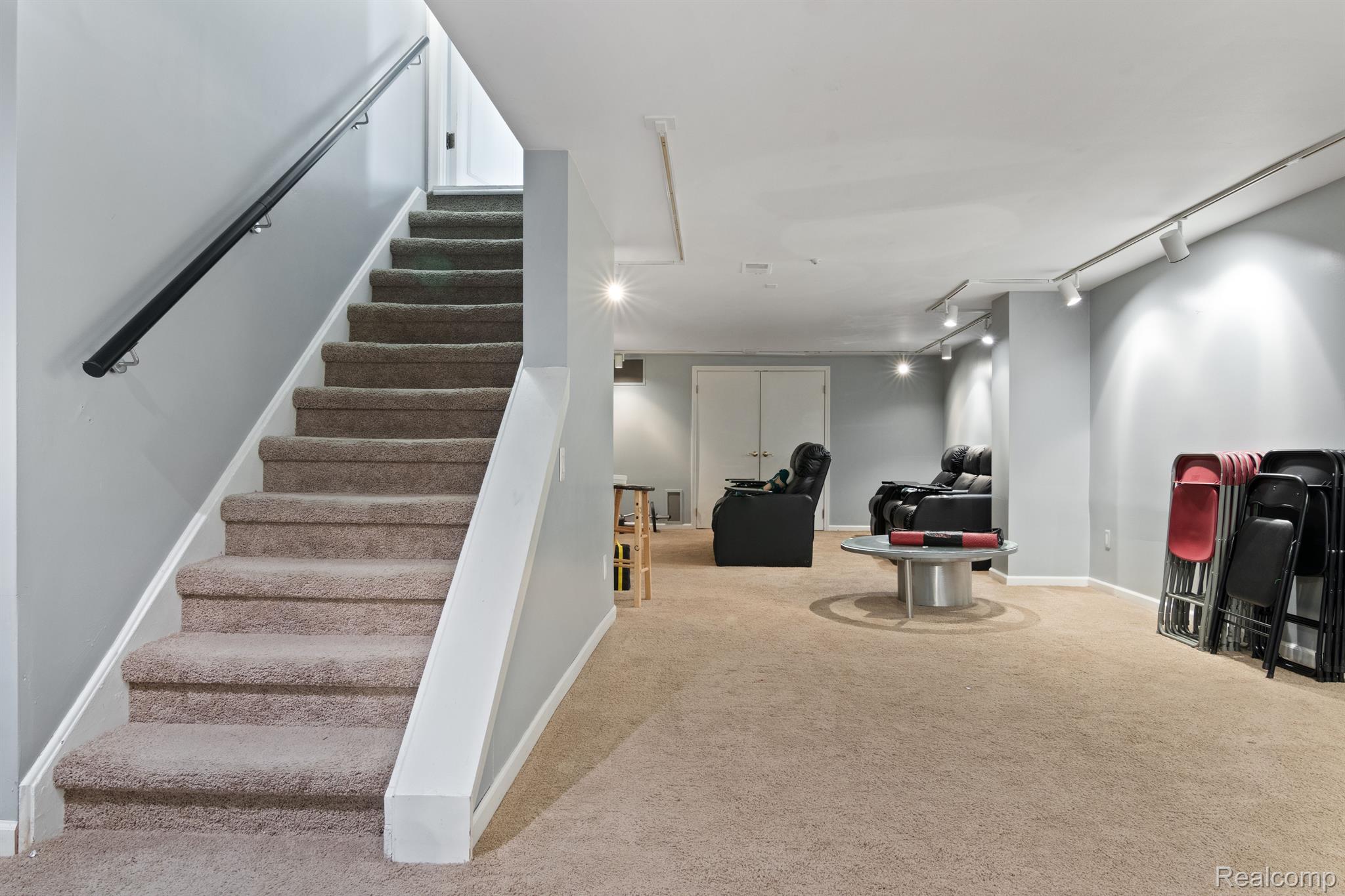 6762 EDINBOROUGH