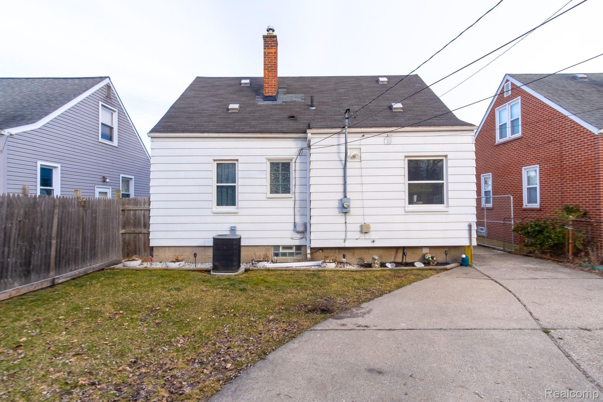 23809 Harding Avenue