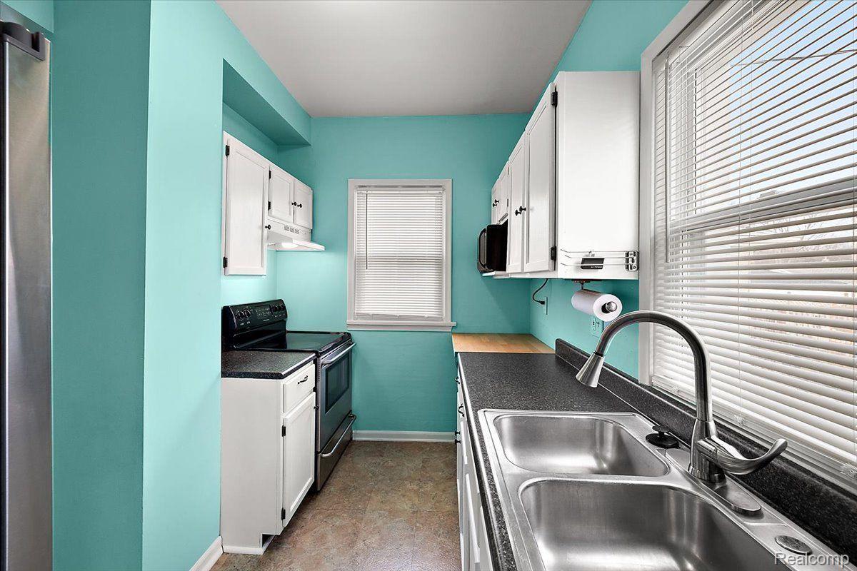 60 W Elmwood Avenue
