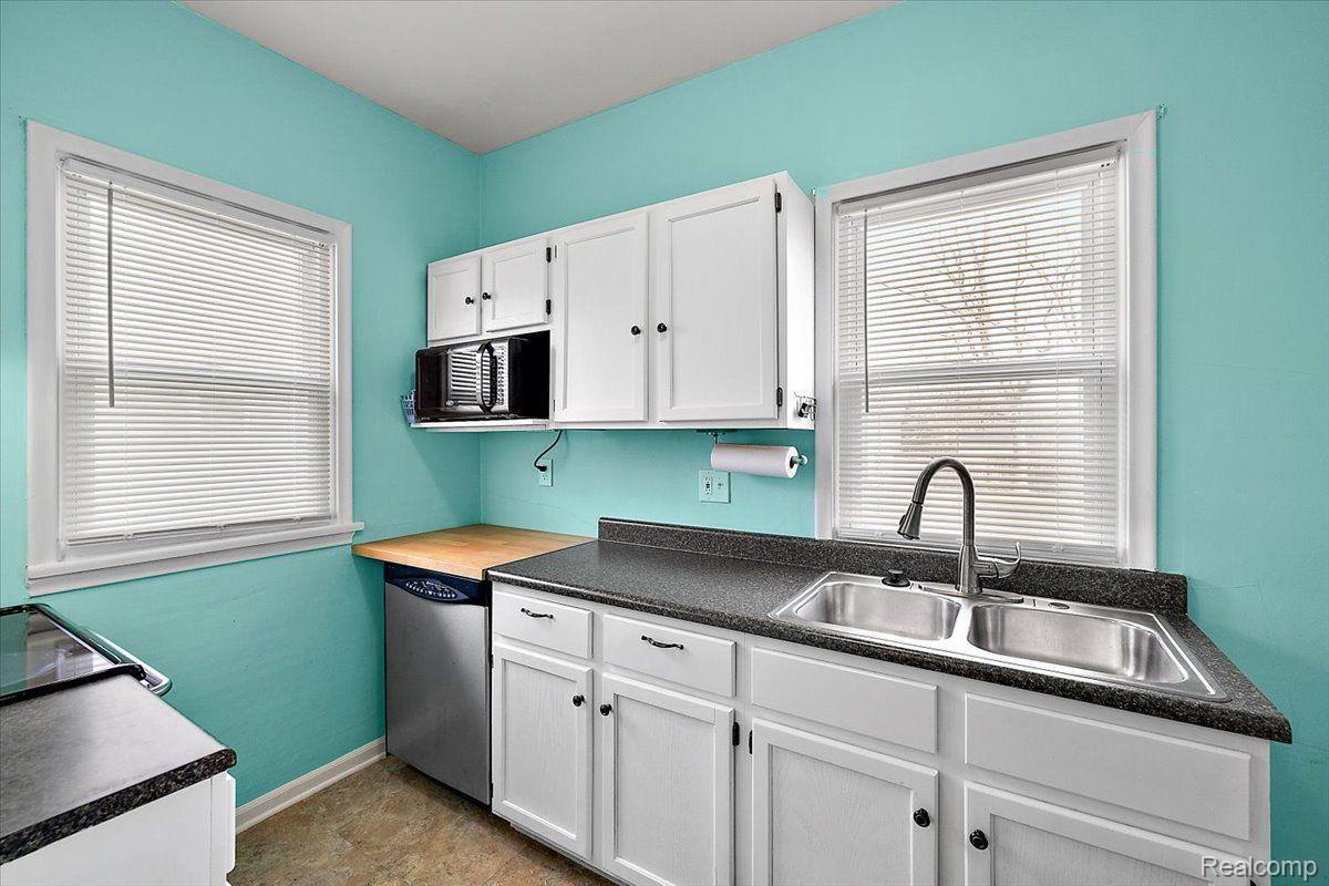 60 W Elmwood Avenue