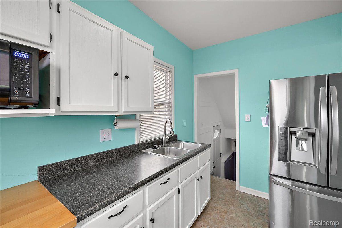 60 W Elmwood Avenue