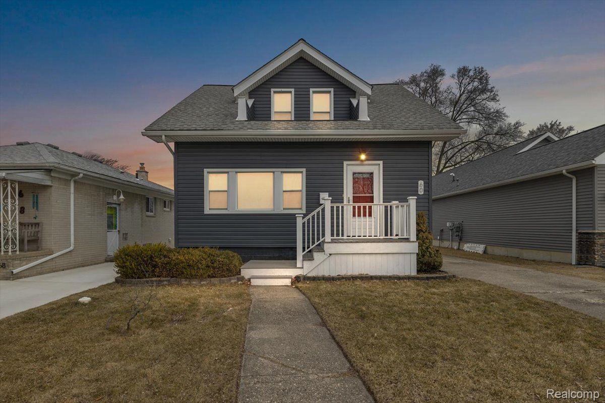 60 W Elmwood Avenue