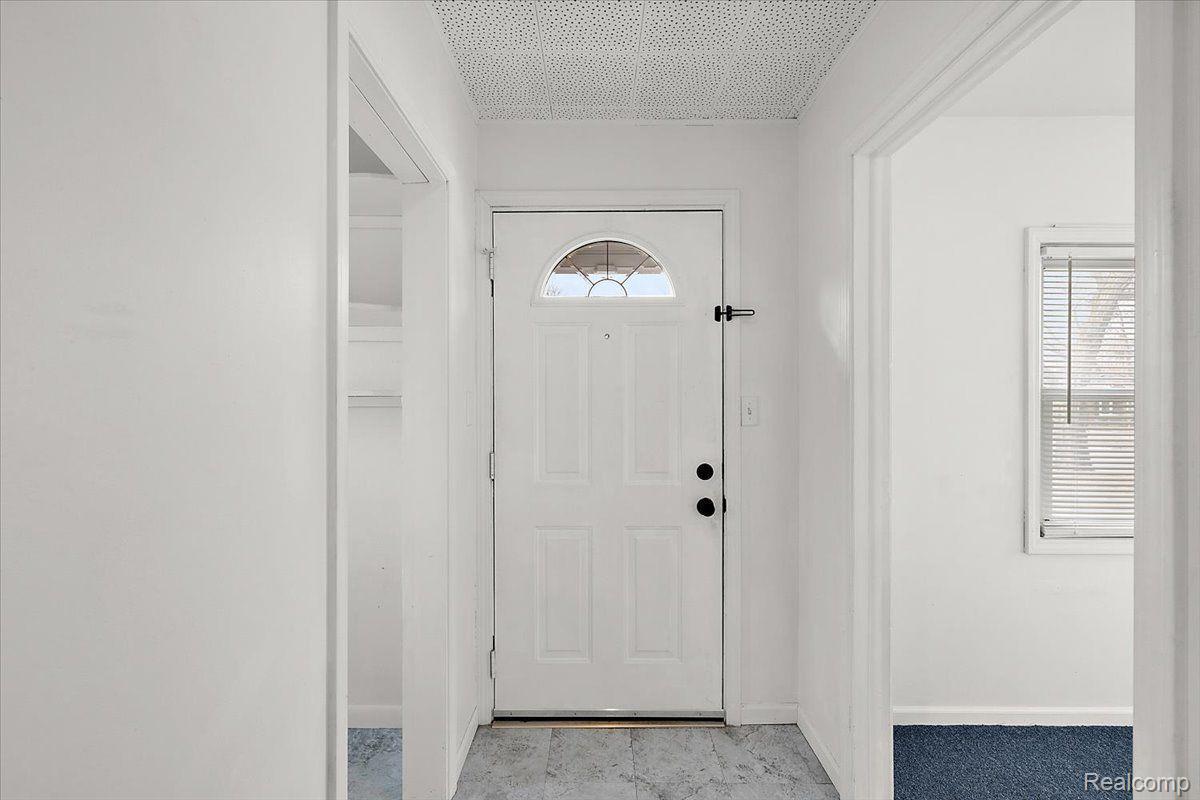 60 W Elmwood Avenue