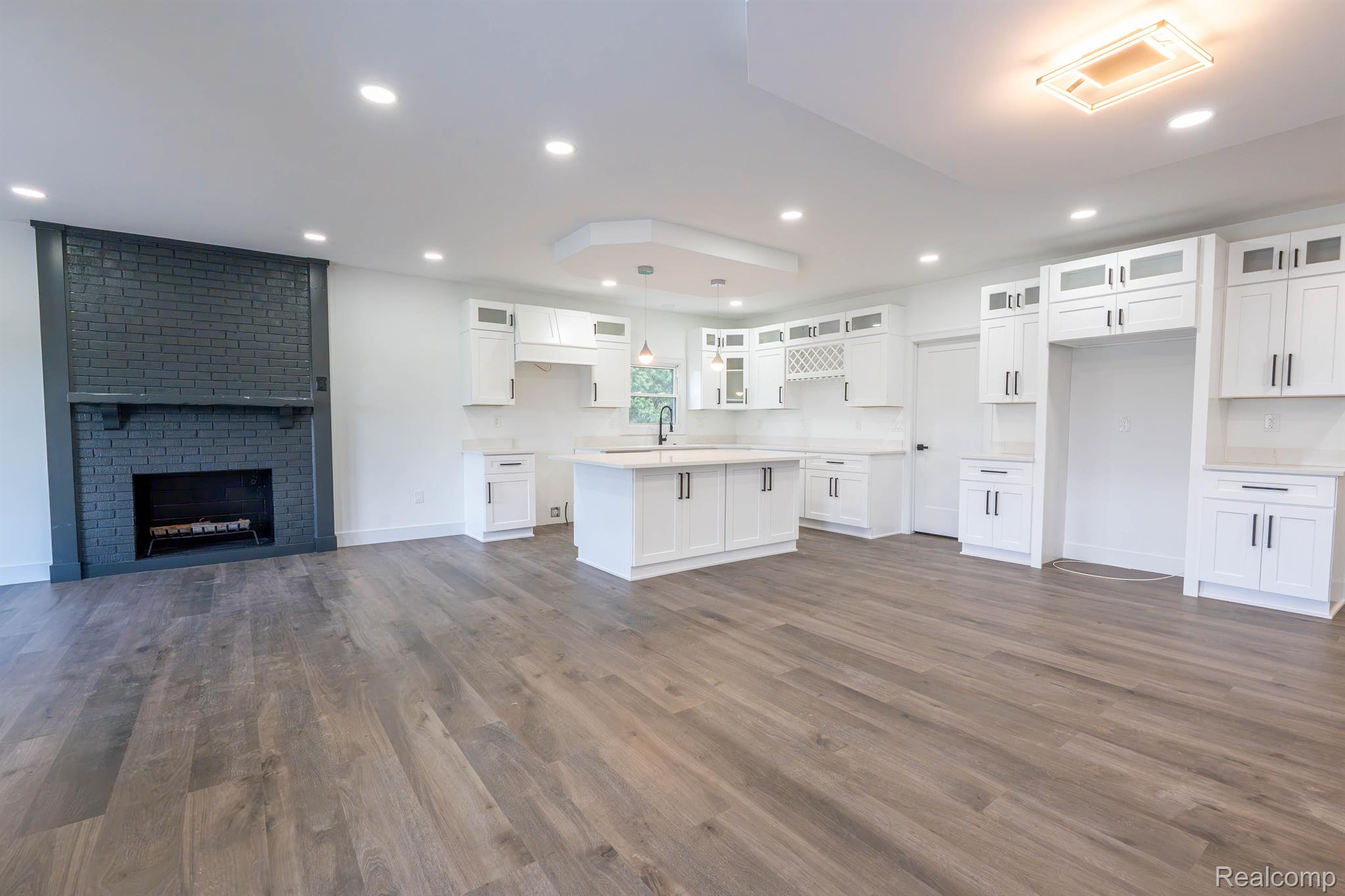 822 DAHLIA Lane