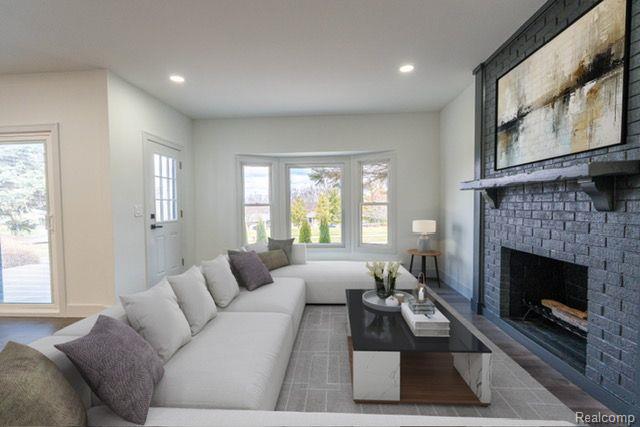 822 DAHLIA Lane