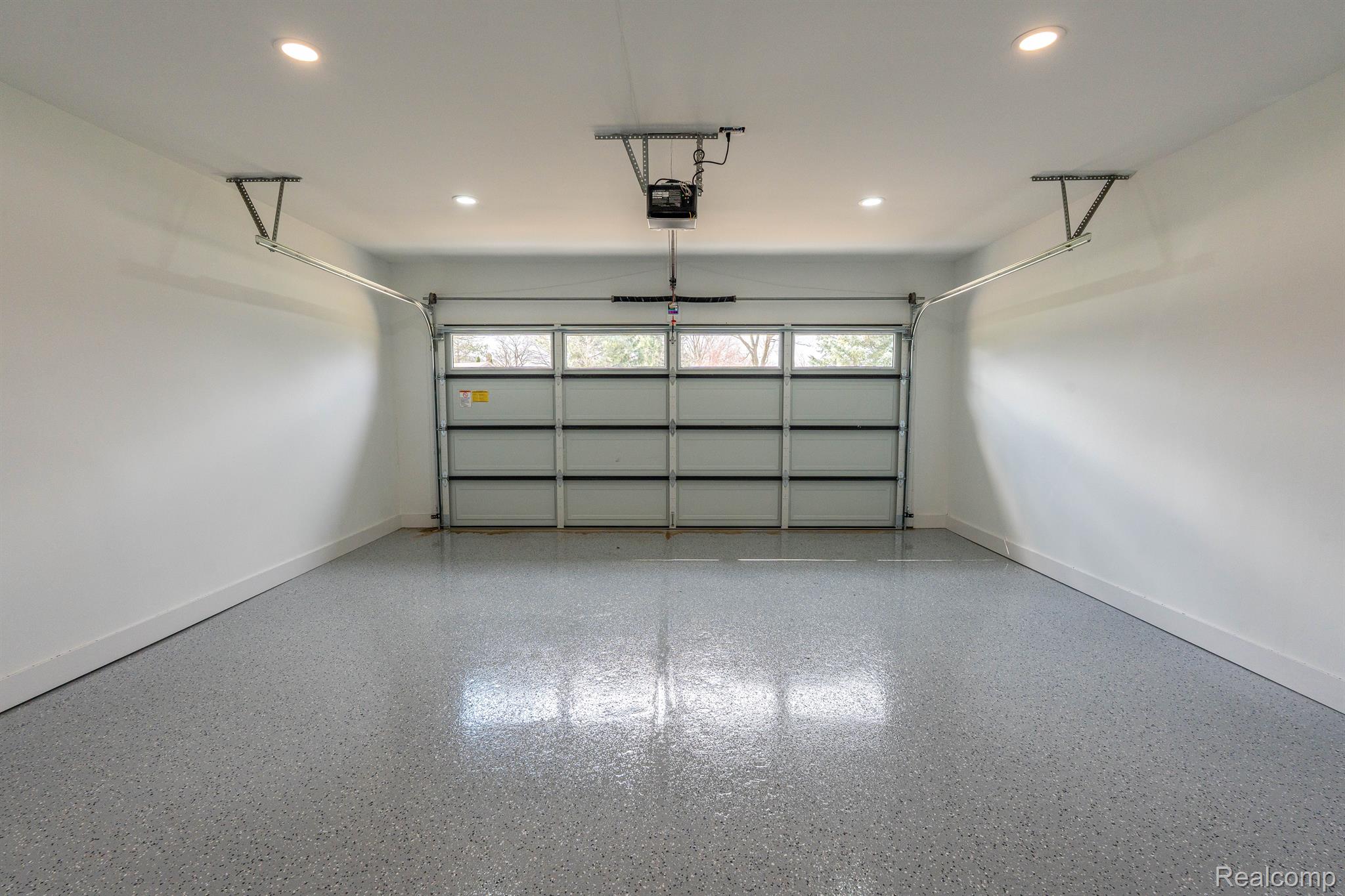 822 DAHLIA Lane