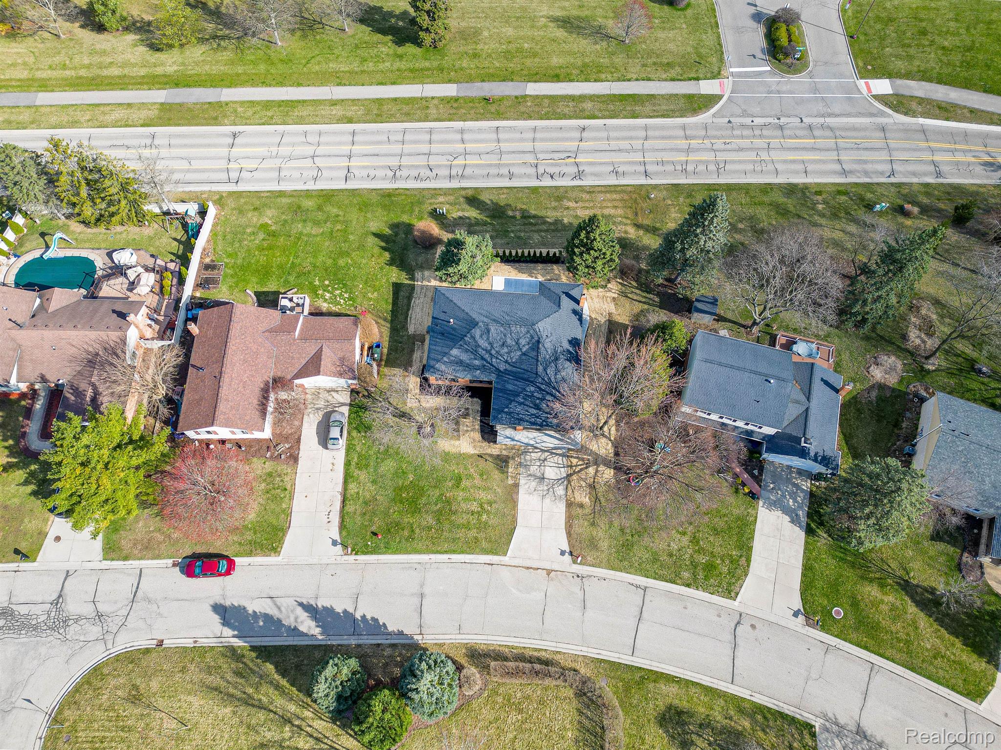 822 DAHLIA Lane