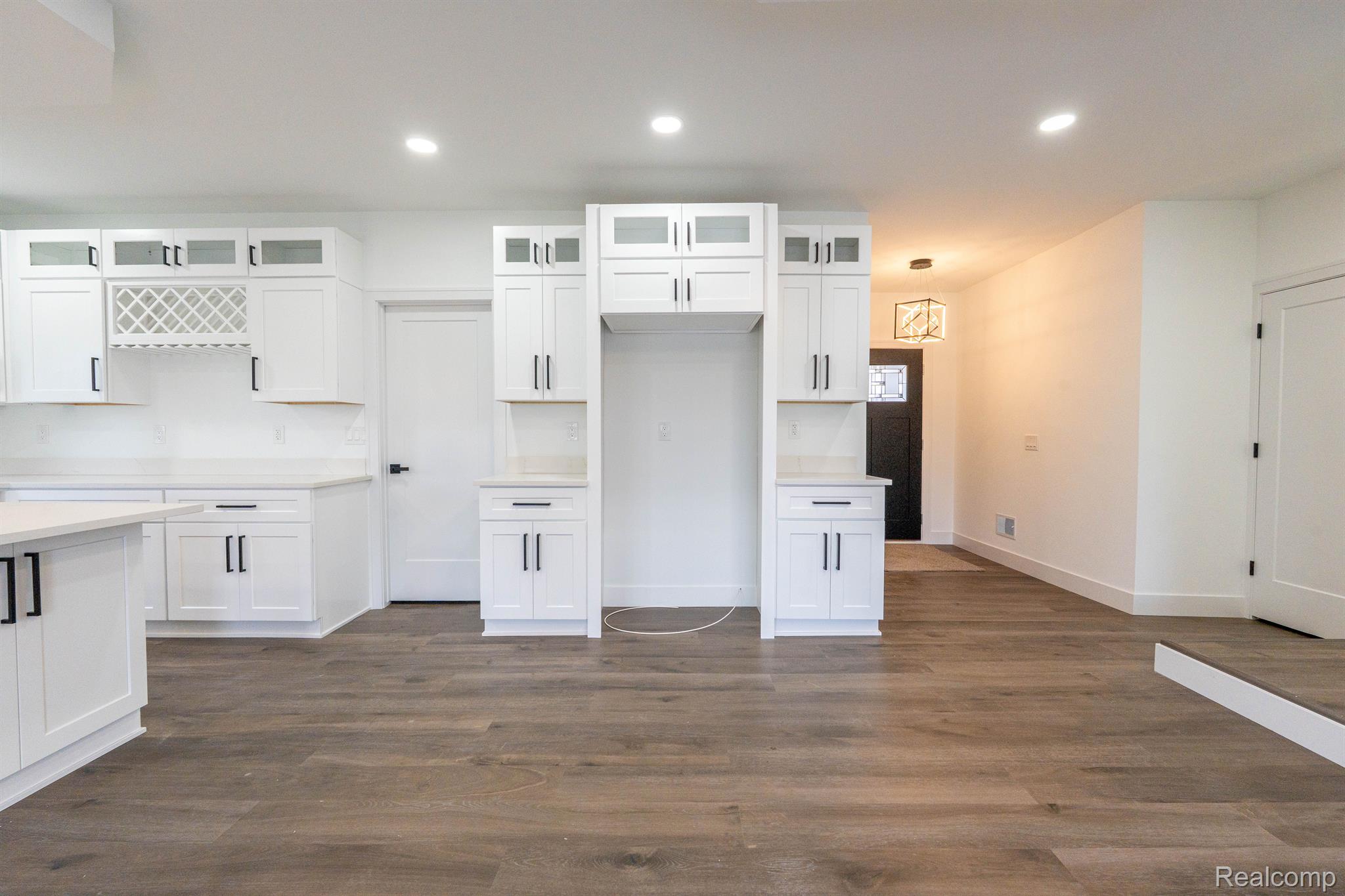 822 DAHLIA Lane