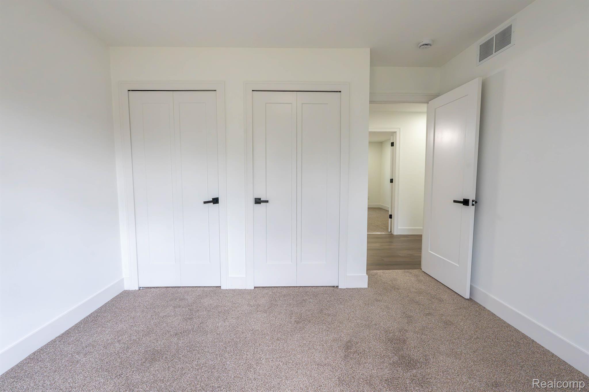 822 DAHLIA Lane