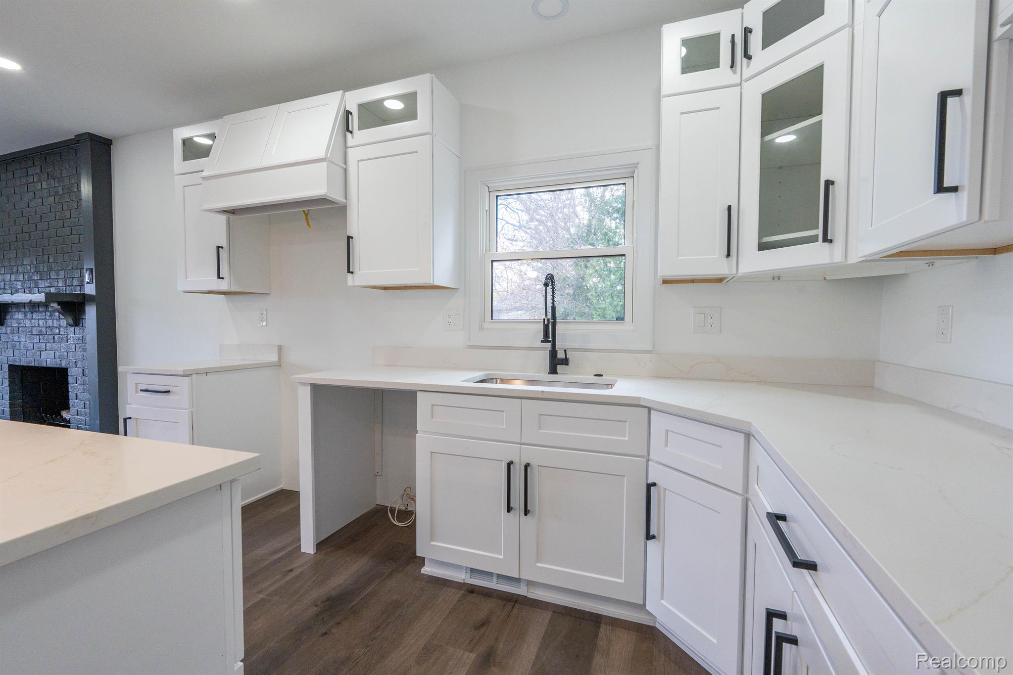 822 DAHLIA Lane