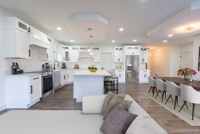 822 DAHLIA Lane