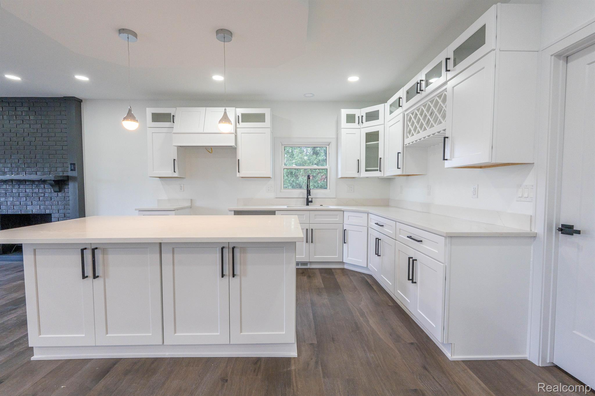 822 DAHLIA Lane