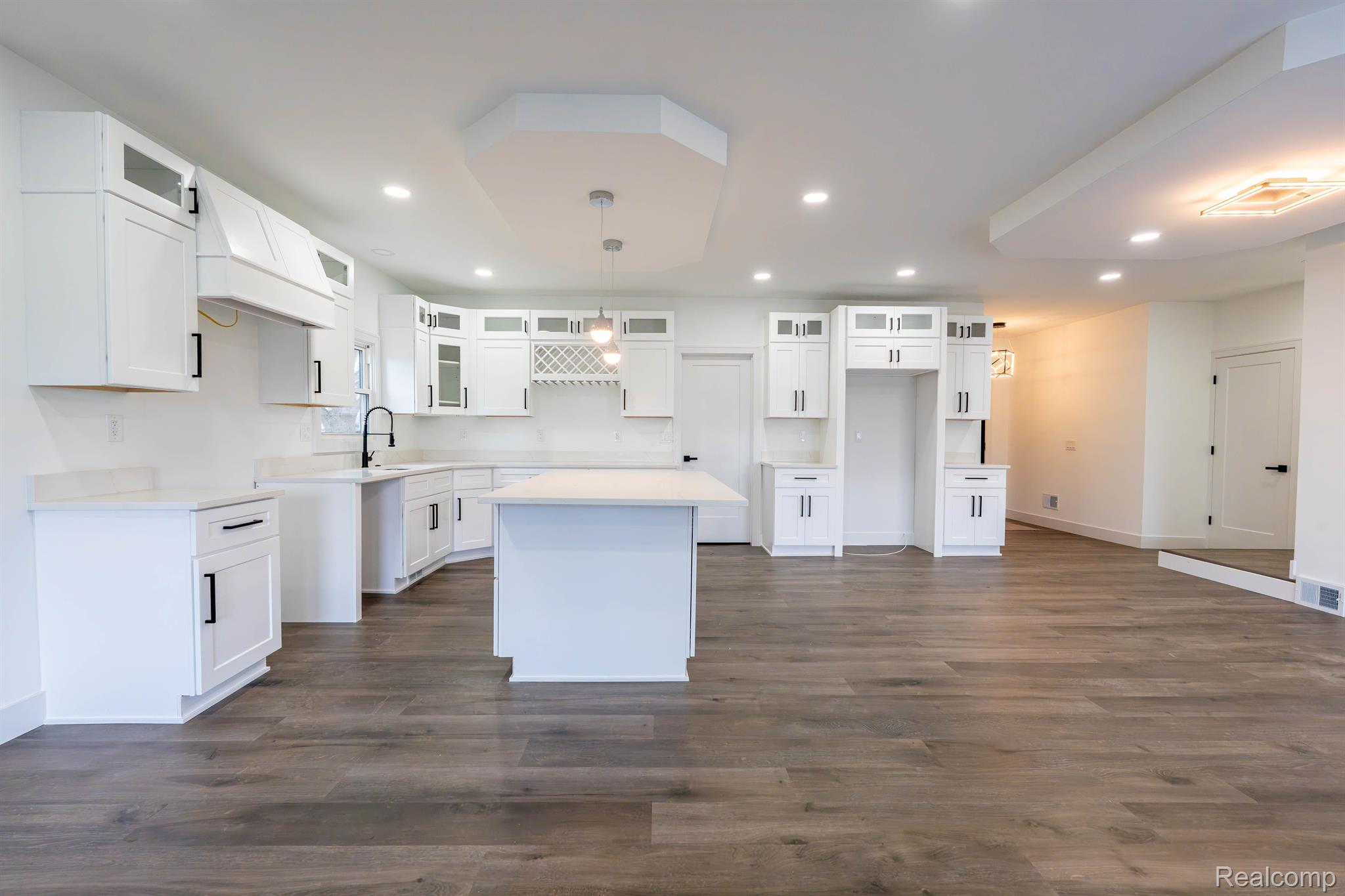 822 DAHLIA Lane
