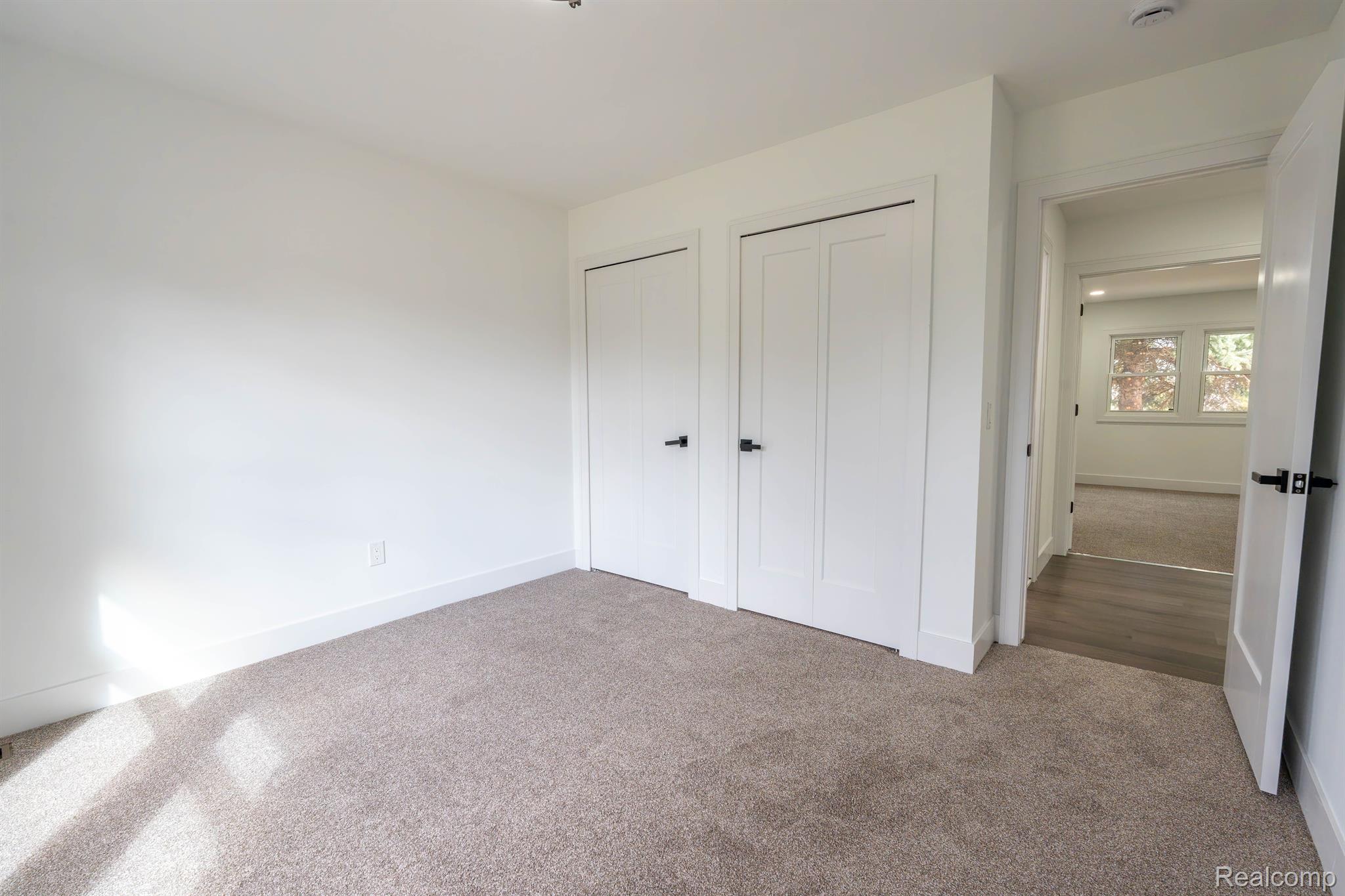 822 DAHLIA Lane