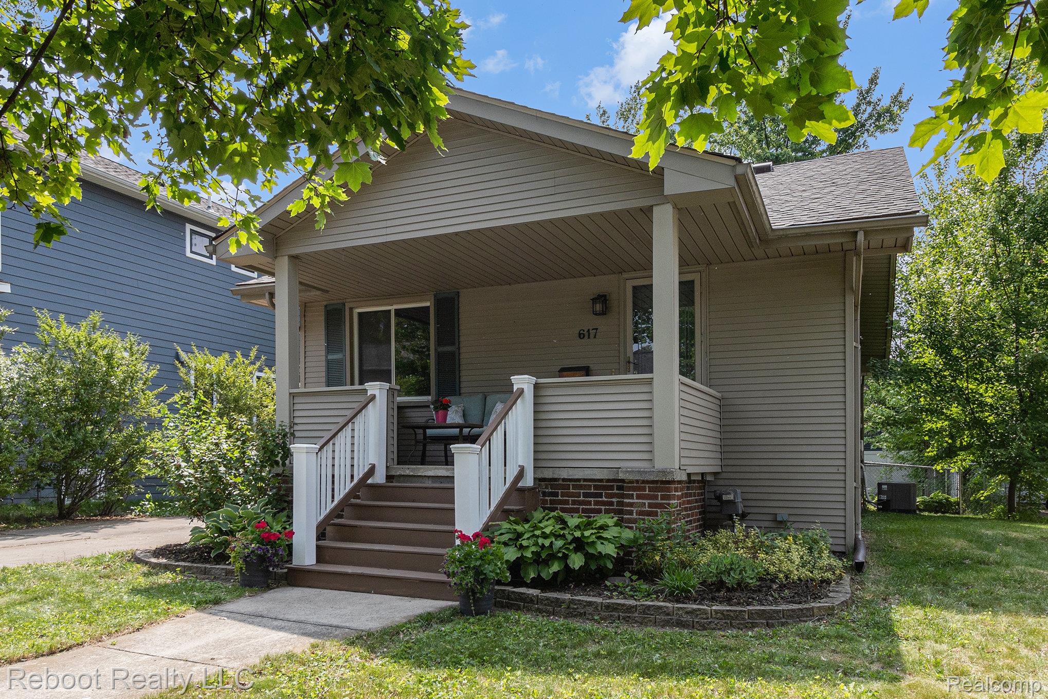 617 Hilldale Drive