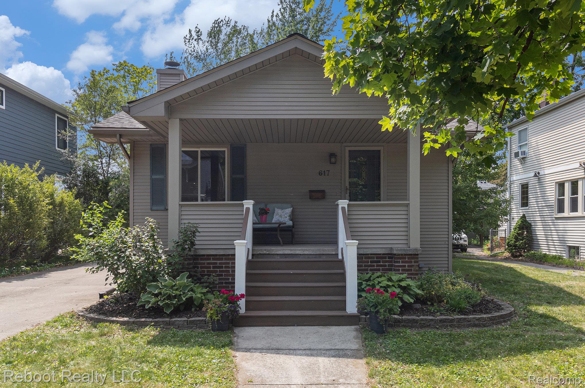 617 Hilldale Drive
