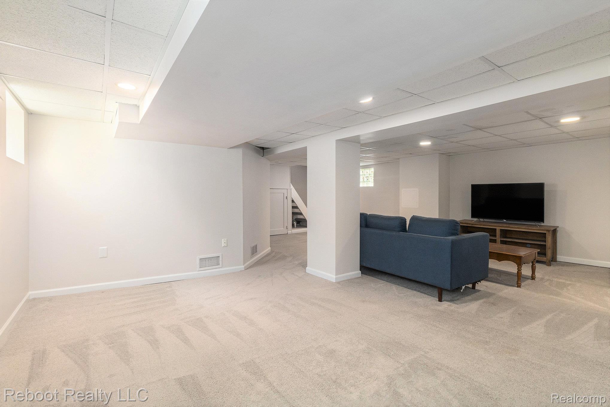 617 Hilldale Drive