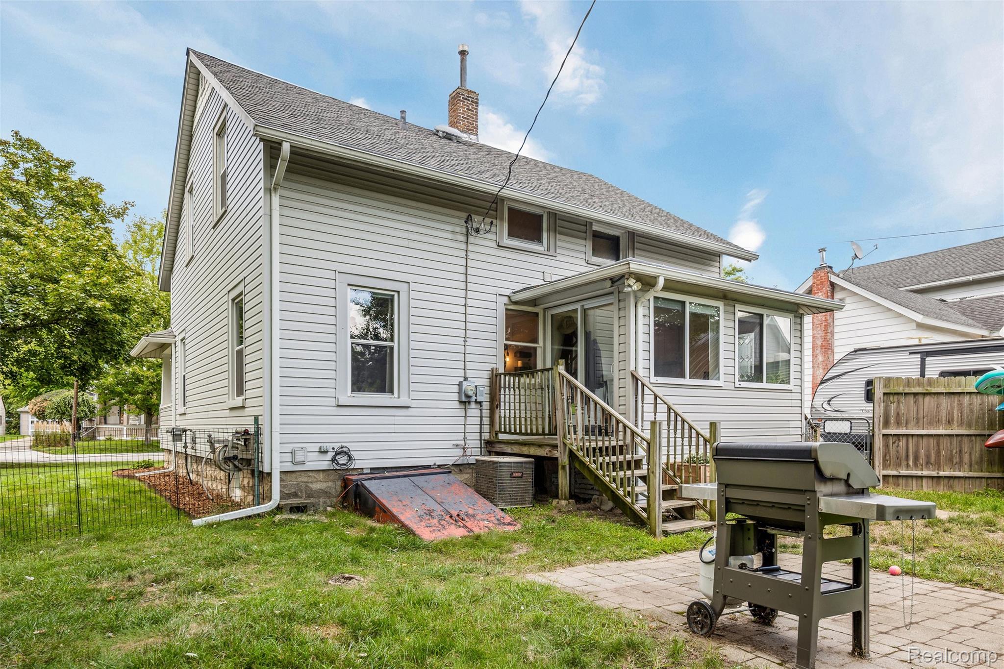 709 E Clinton Street