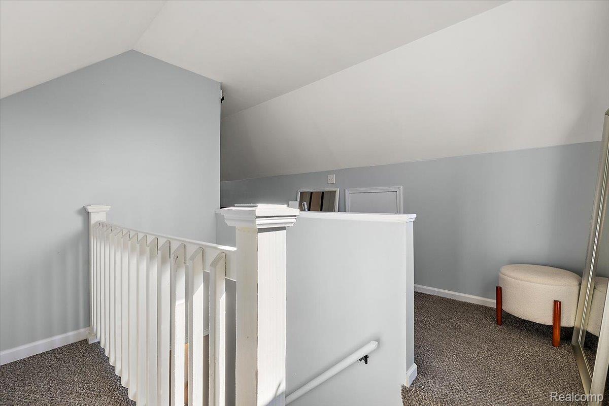 2907 N Altadena Avenue