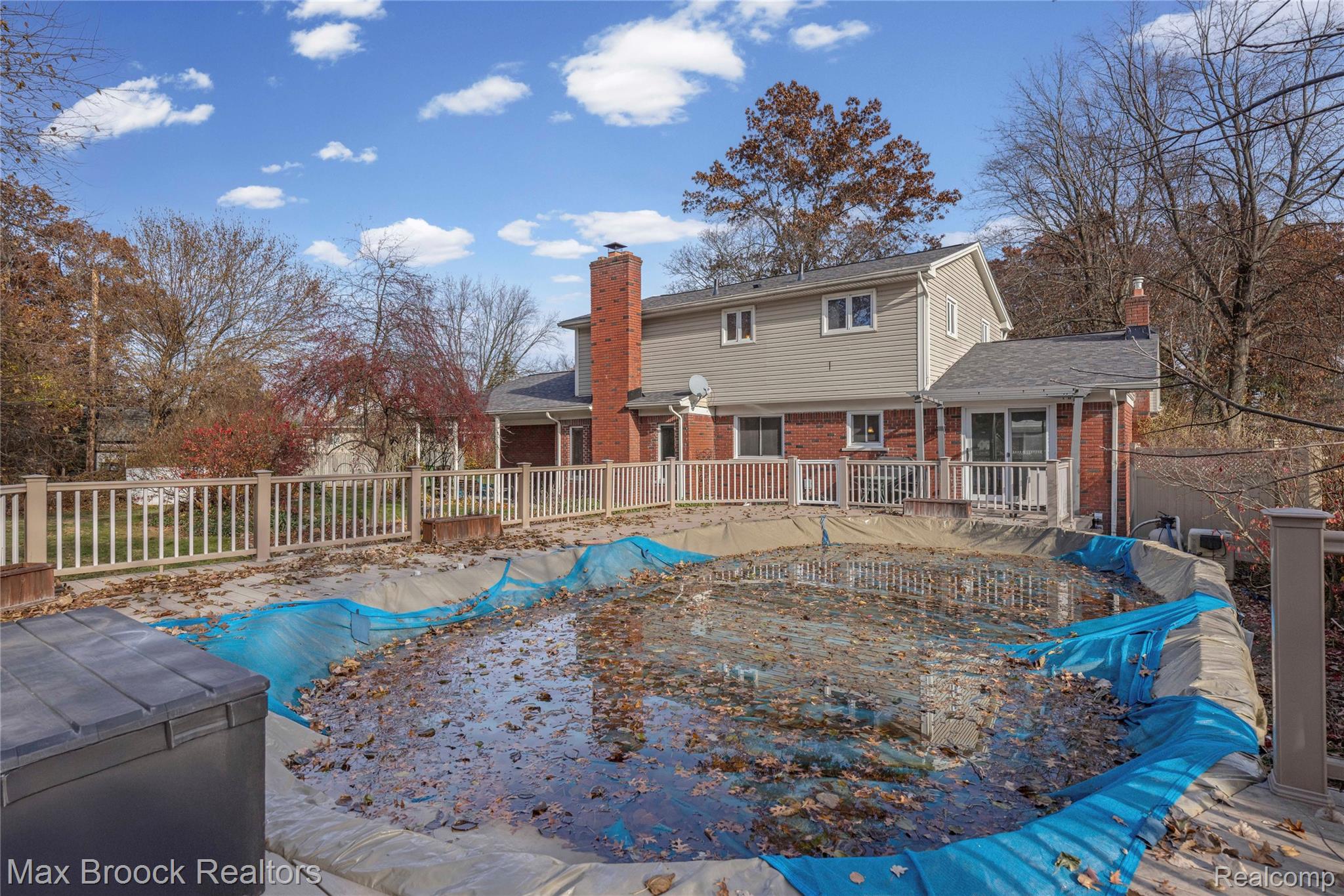 6335 Thorneycroft Drive