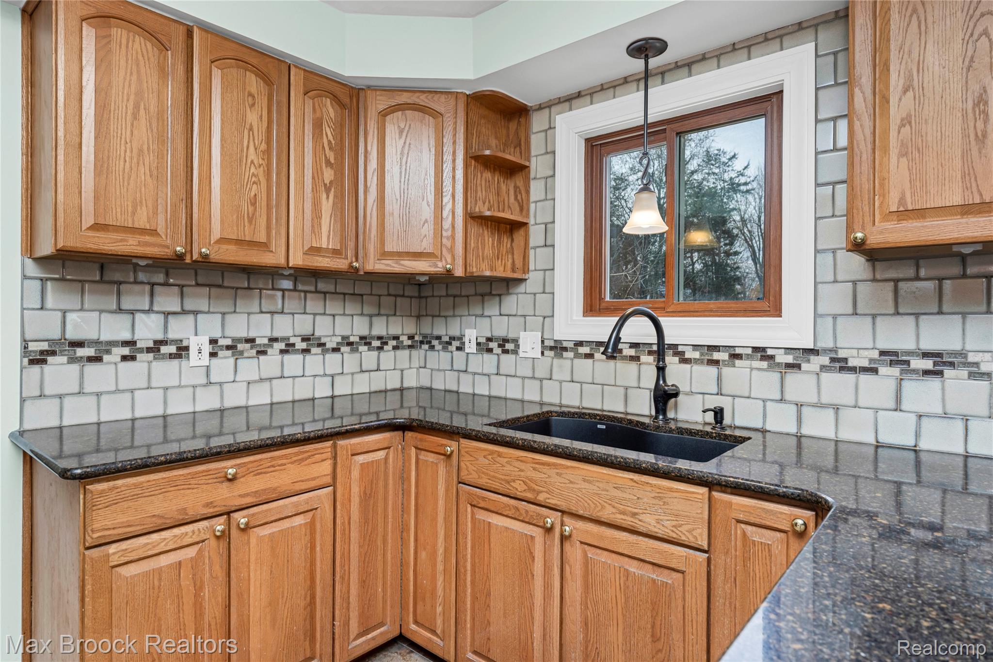 6335 Thorneycroft Drive