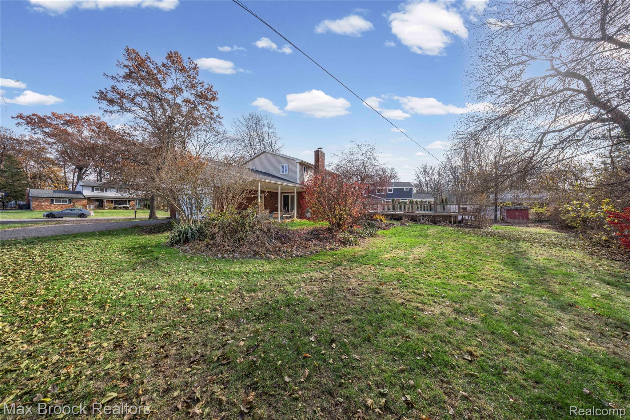 6335 Thorneycroft Drive