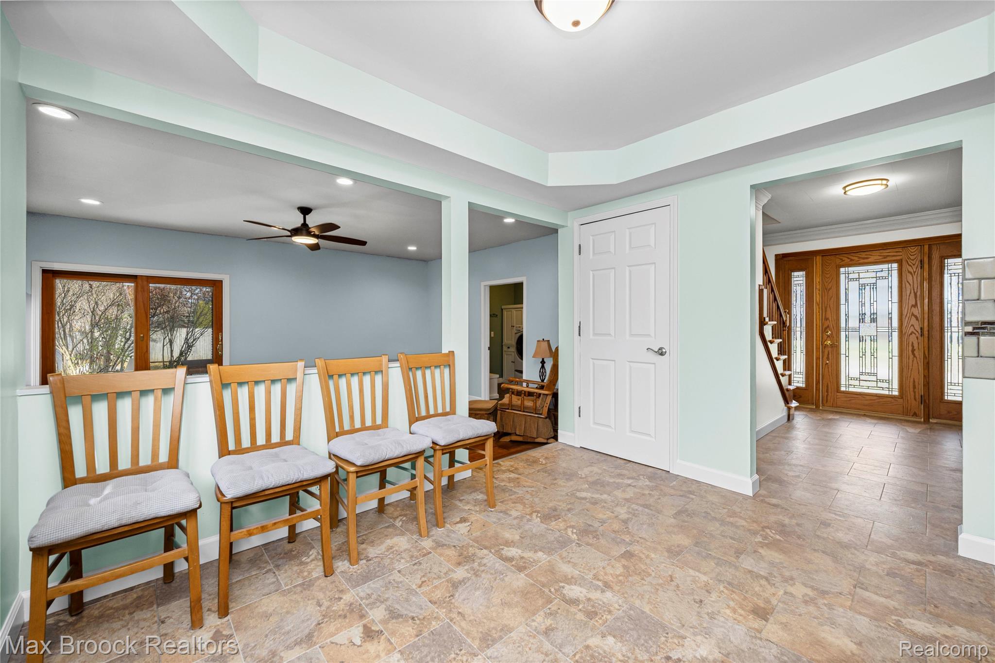 6335 Thorneycroft Drive