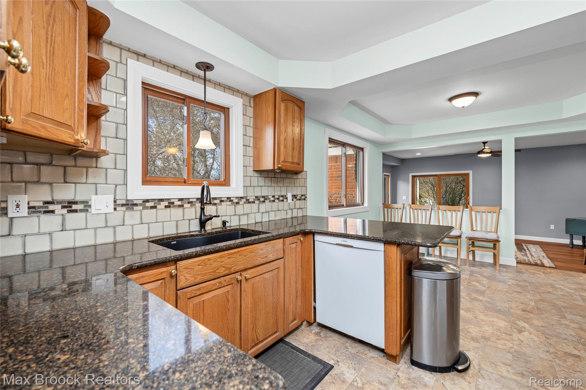 6335 Thorneycroft Drive