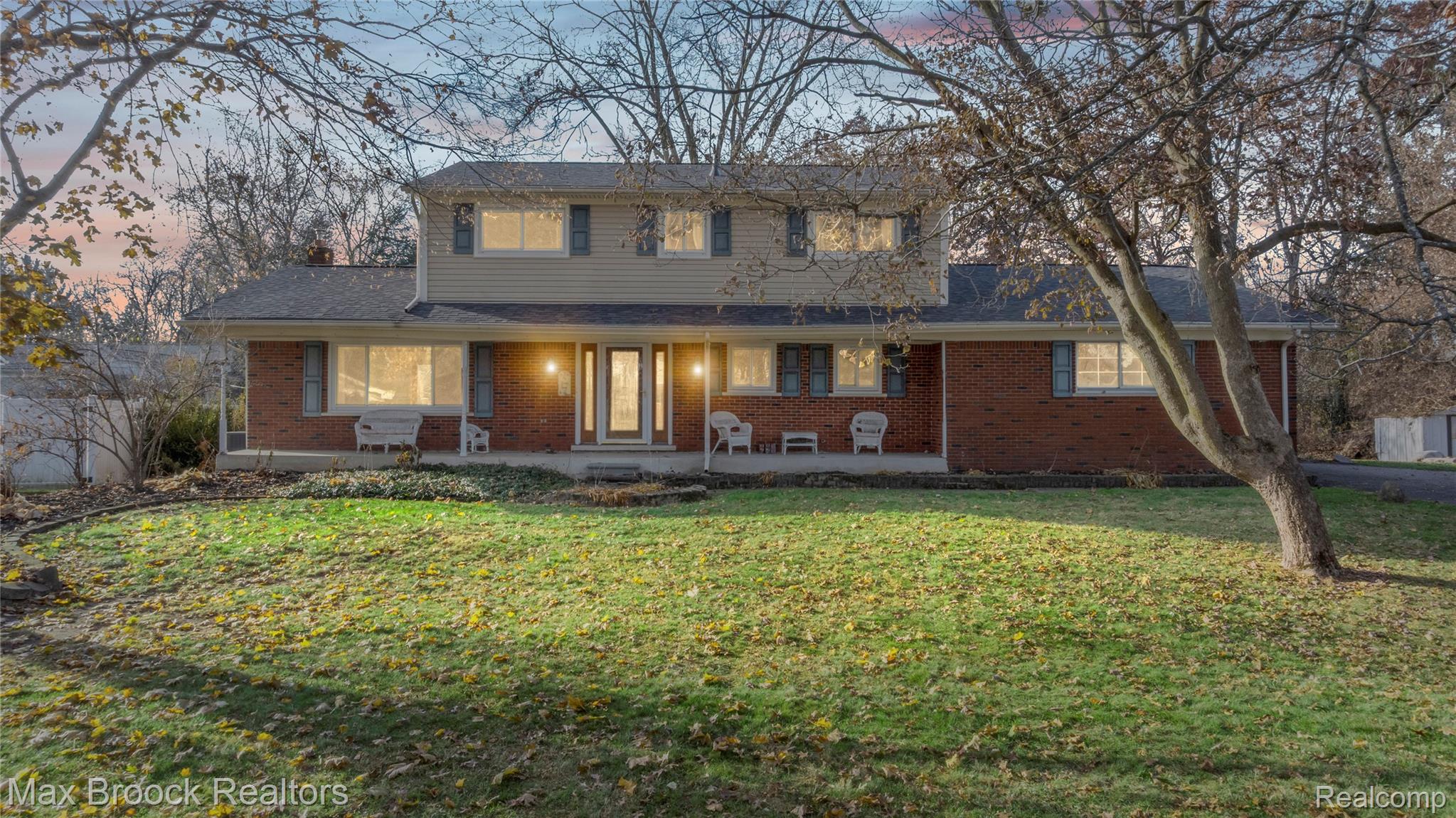6335 Thorneycroft Drive
