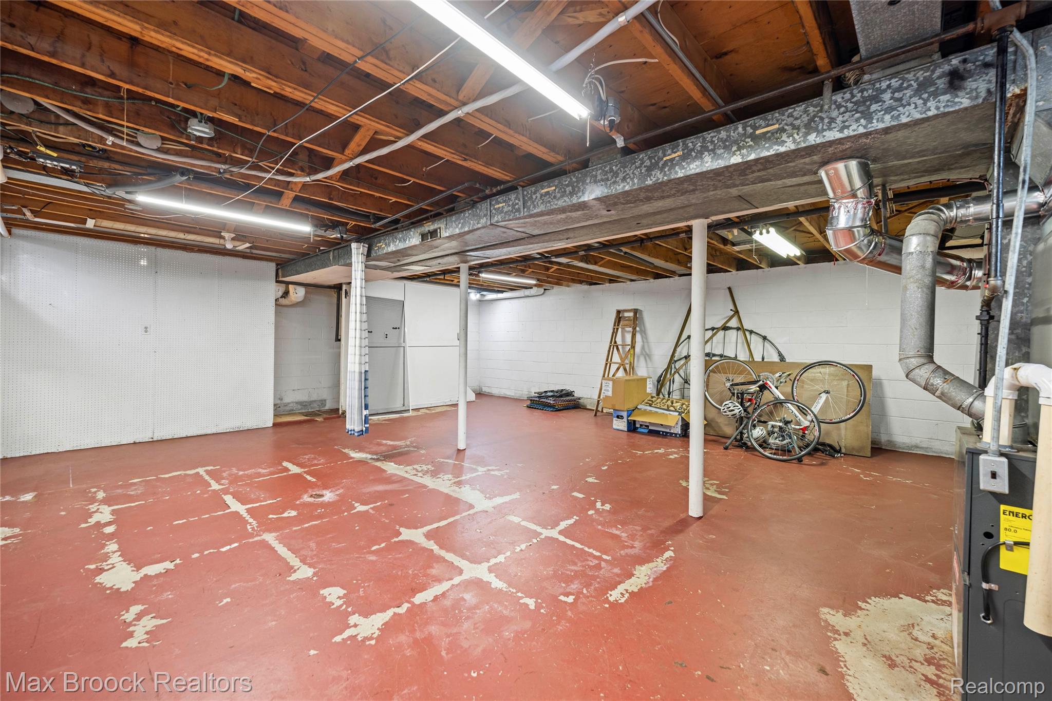 6335 Thorneycroft Drive