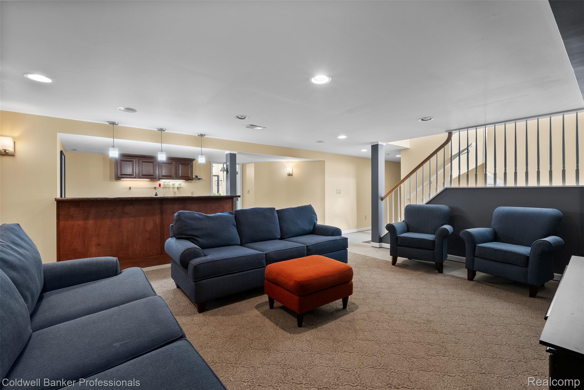 46985 Glastonbury Drive
