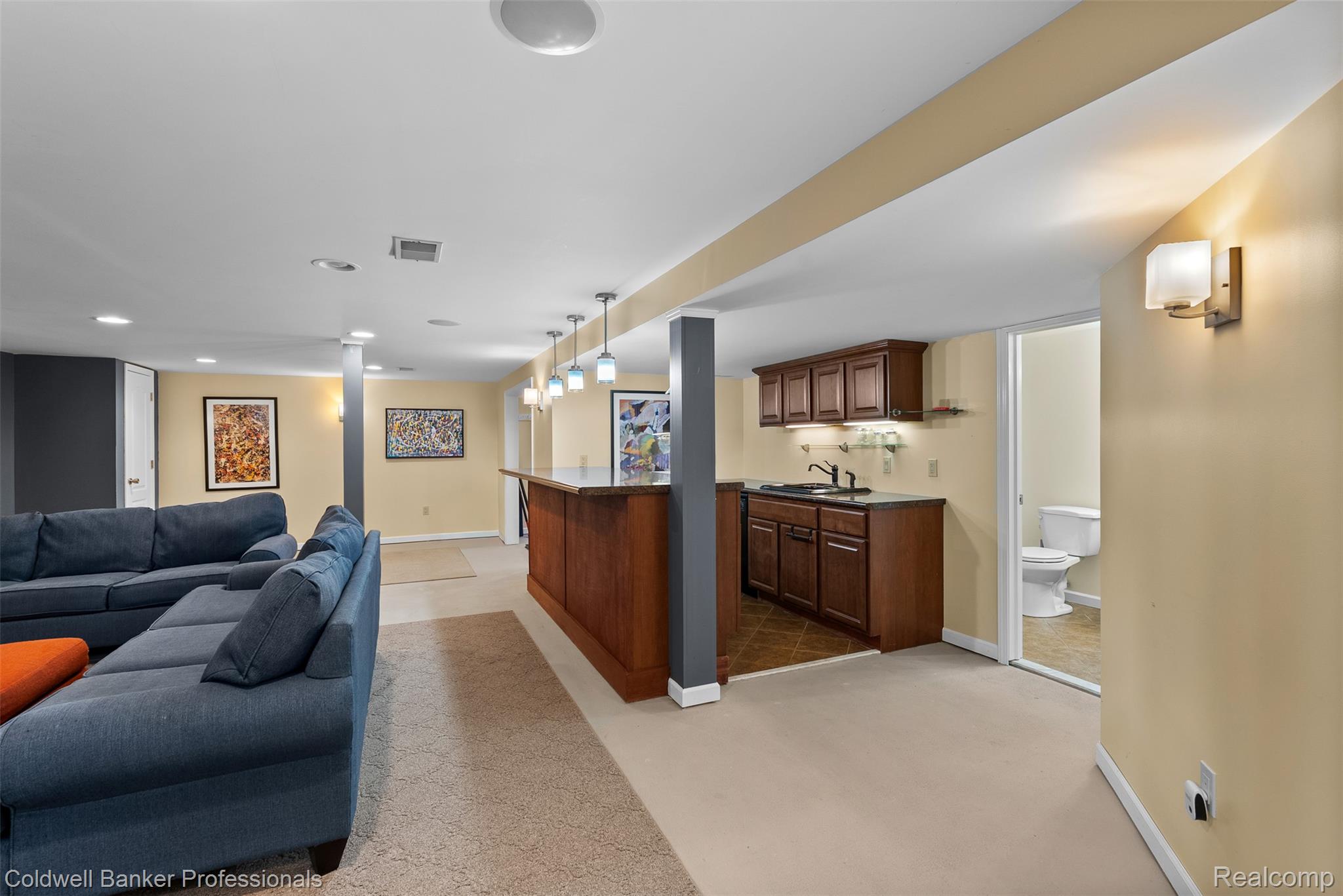 46985 Glastonbury Drive