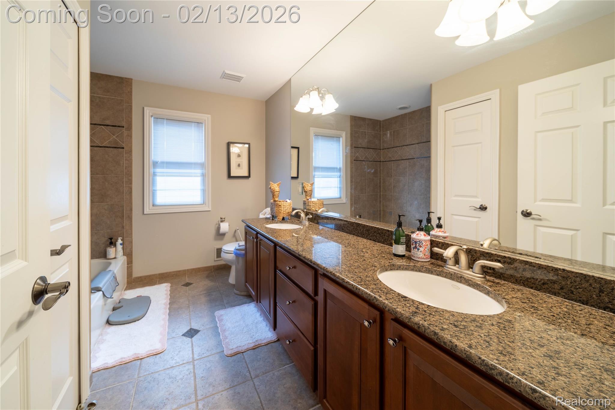 717 S Kenwood Avenue