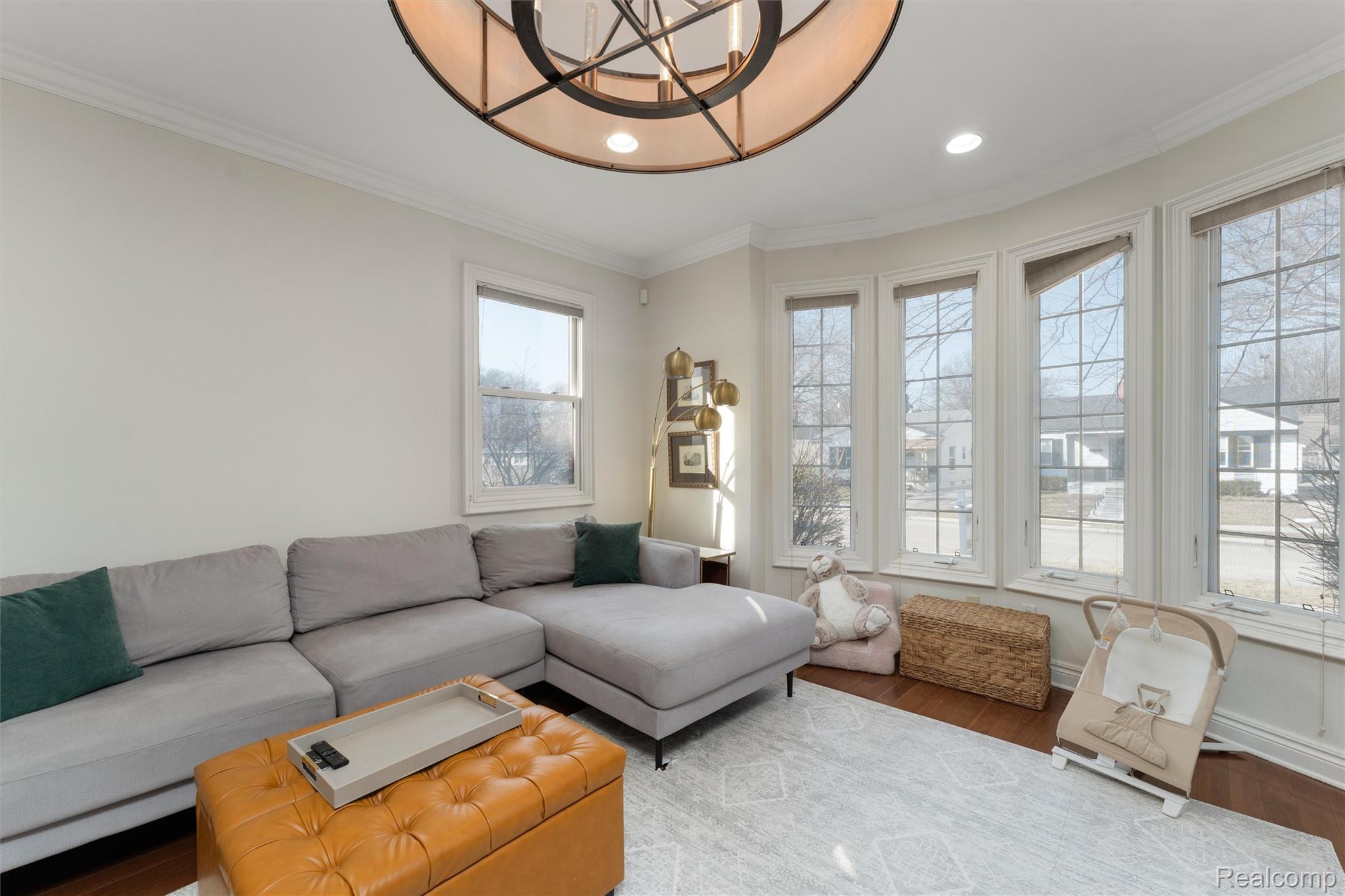 717 S Kenwood Avenue