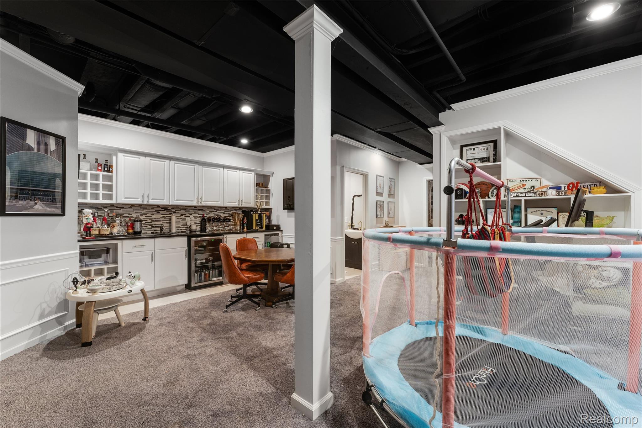 717 S Kenwood Avenue