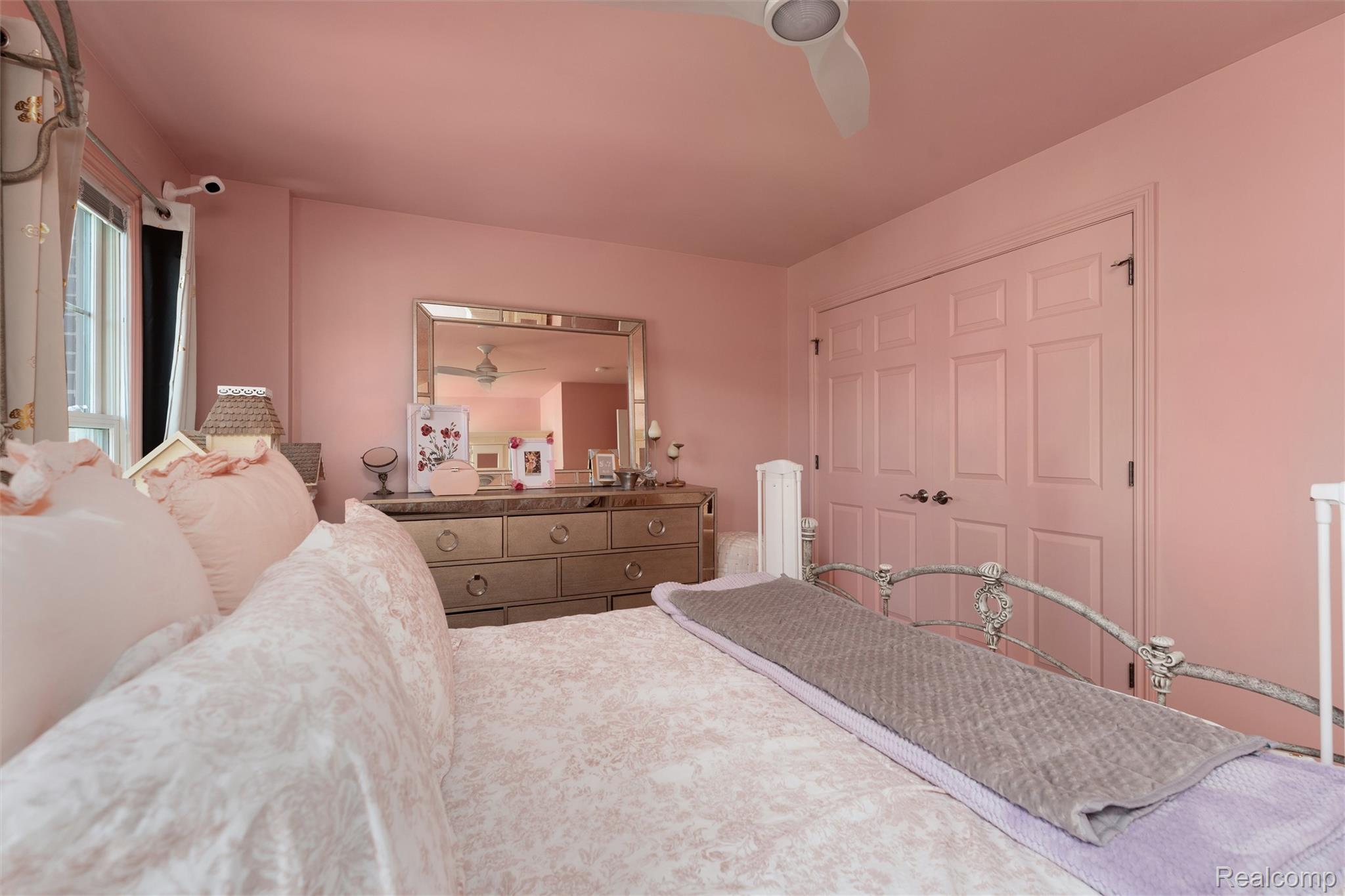 717 S Kenwood Avenue